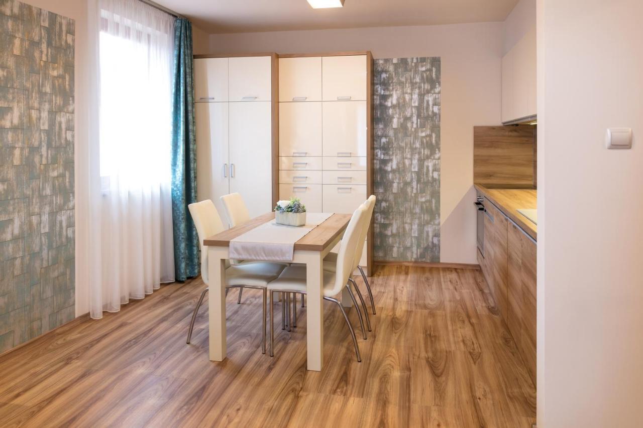 Ferienwohnung Foter Rezidencia Győr Exterior foto